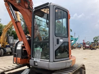 HITACHI ZX75UR