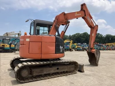 HITACHI ZX75UR