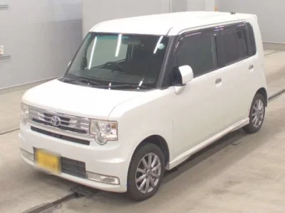 Toyota PIXIS SPACE