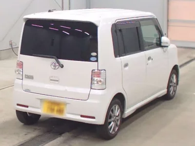 Toyota PIXIS SPACE