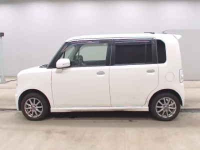 Toyota PIXIS SPACE