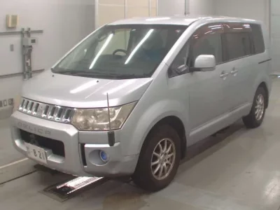 Mitsubishi DELICA D5