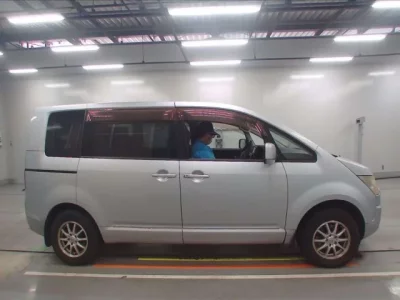 Mitsubishi DELICA D5