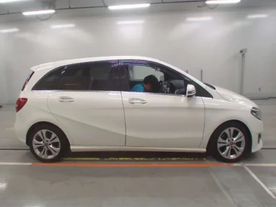 Mercedes-Benz B CLASS