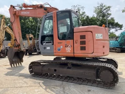 HITACHI ZX135US