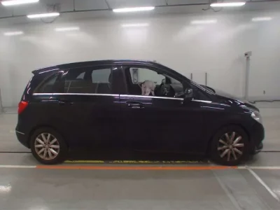 Mercedes-Benz B CLASS