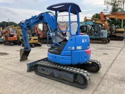 KOMATSU PC30UU-3