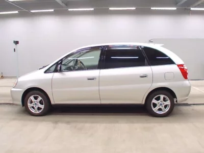 Toyota NADIA
