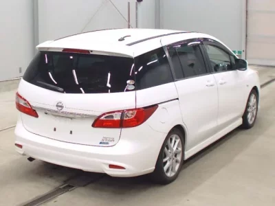Nissan LAFESTA
