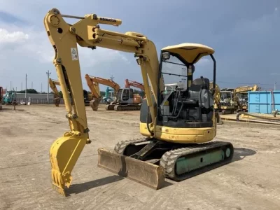 KOMATSU PC30UU-5