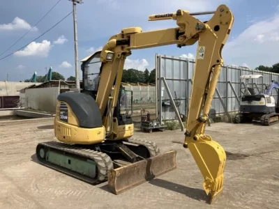 KOMATSU PC30UU-5