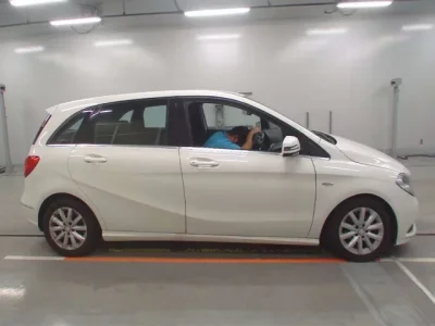 Mercedes-Benz B CLASS