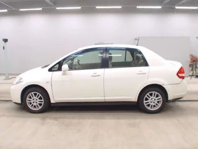 Nissan TIIDA LATIO