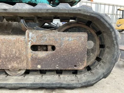 KOMATSU PC30-7