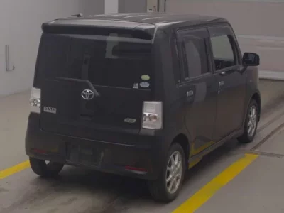 Toyota PIXIS SPACE