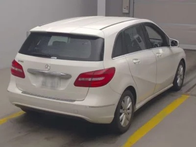 Mercedes-Benz B CLASS