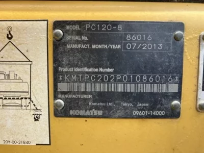 KOMATSU PC120-8