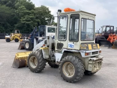KOMATSU WA40-3