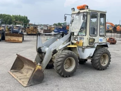 KOMATSU WA40-3