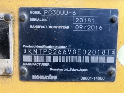 KOMATSU PC30UU-6