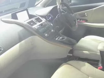 Lexus HS