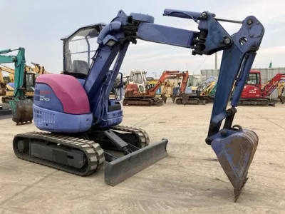 KOMATSU PC28UU-3