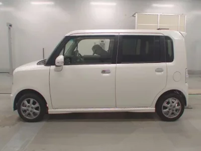 Toyota PIXIS SPACE