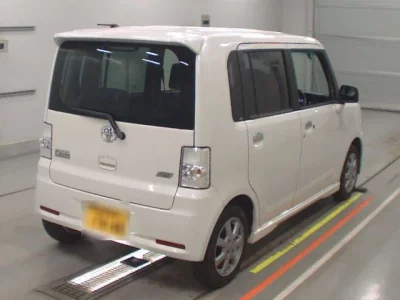 Toyota PIXIS SPACE