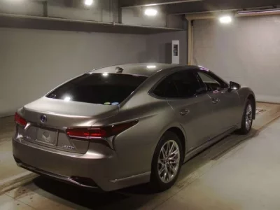 Lexus LS