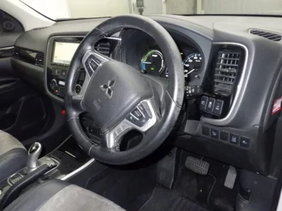 Mitsubishi OUTLANDER PHEV