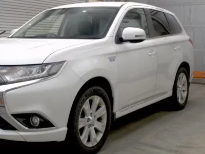 Mitsubishi OUTLANDER PHEV