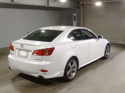 Lexus IS