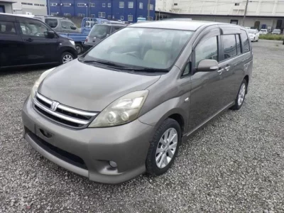 Toyota ISIS