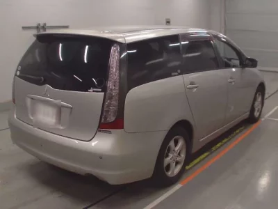 Mitsubishi GRANDIS