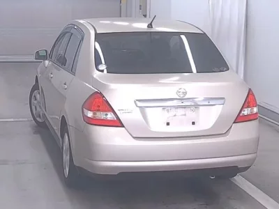 Nissan TIIDA LATIO