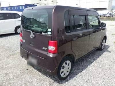 Toyota PIXIS SPACE