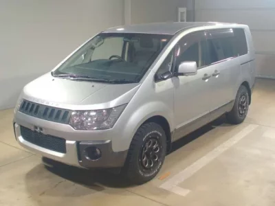 Mitsubishi DELICA D5