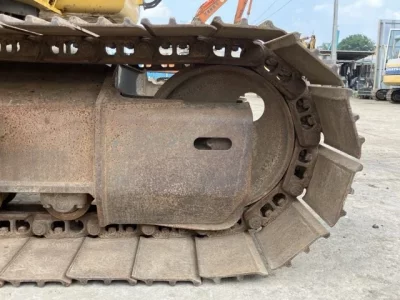 KOMATSU PC120-8
