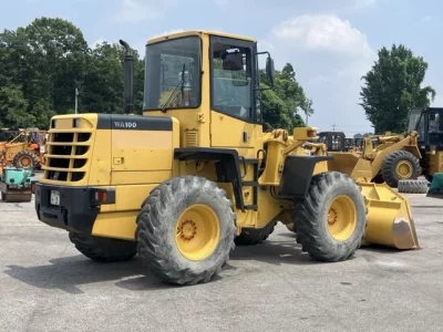 KOMATSU WA100-3