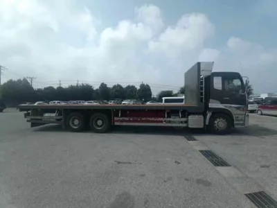 Nissan QUON