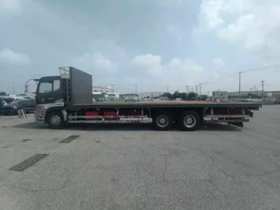 Nissan QUON