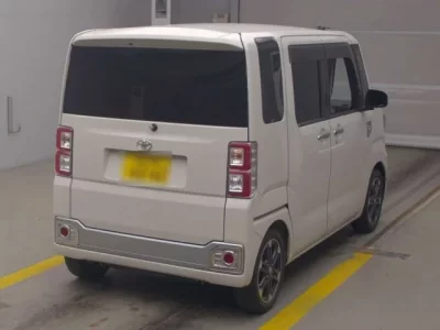 Toyota PIXIS MEGA