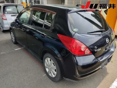 Nissan TIIDA