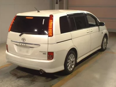 Toyota ISIS