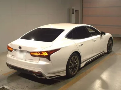 Lexus LS