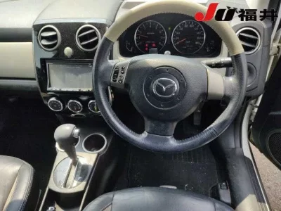 Mazda VERISA