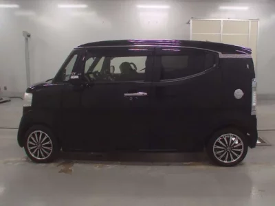 Honda N BOX SLASH