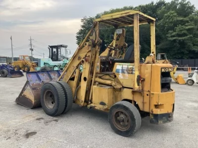 KOMATSU SD25-3