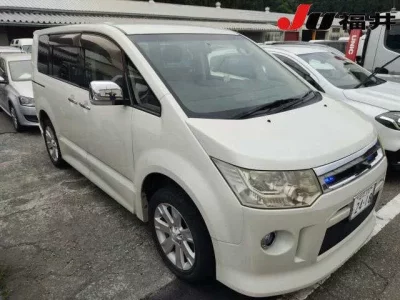 Mitsubishi DELICA D5