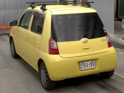 Daihatsu Esse